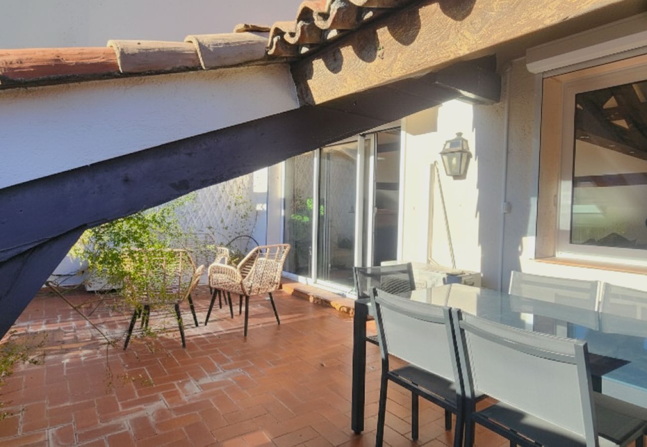 Apartment in Cannes - 2-bedroom apartment in central Cannes with terrace - 800 metres from La Croisette