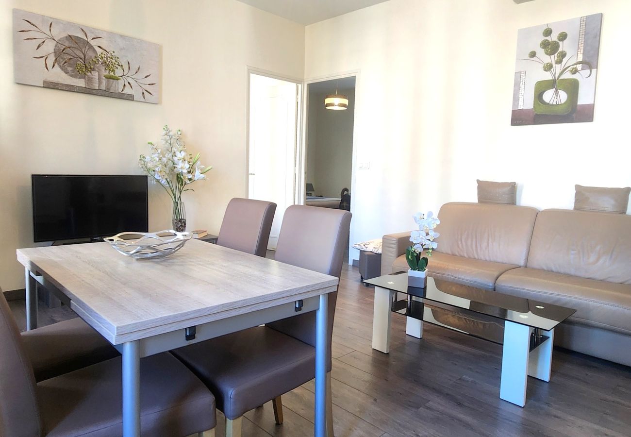 Apartment in Cannes - 3-bedroom apartment city center with private parking - 300 metres from the beaches 