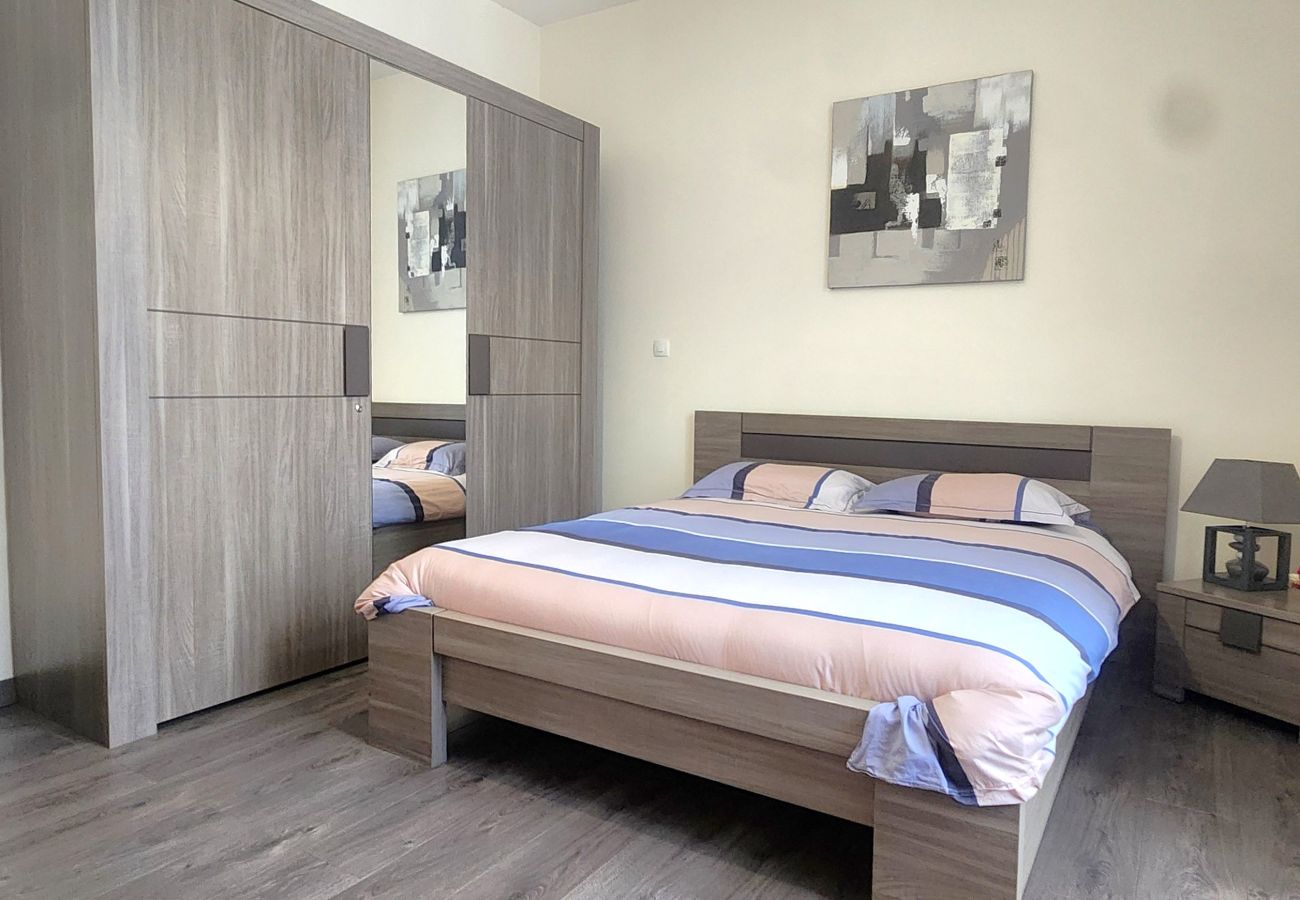 Apartment in Cannes - 3-bedroom apartment city center with private parking - 300 metres from the beaches 