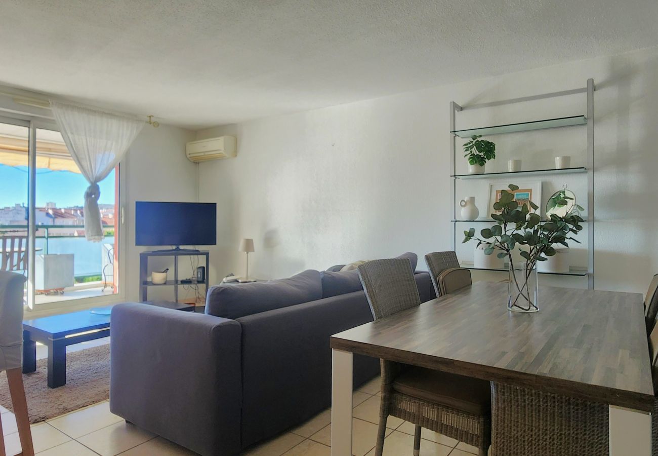 Apartment in Cannes - 2 bedrooms with private parking - 700 metres from the beaches