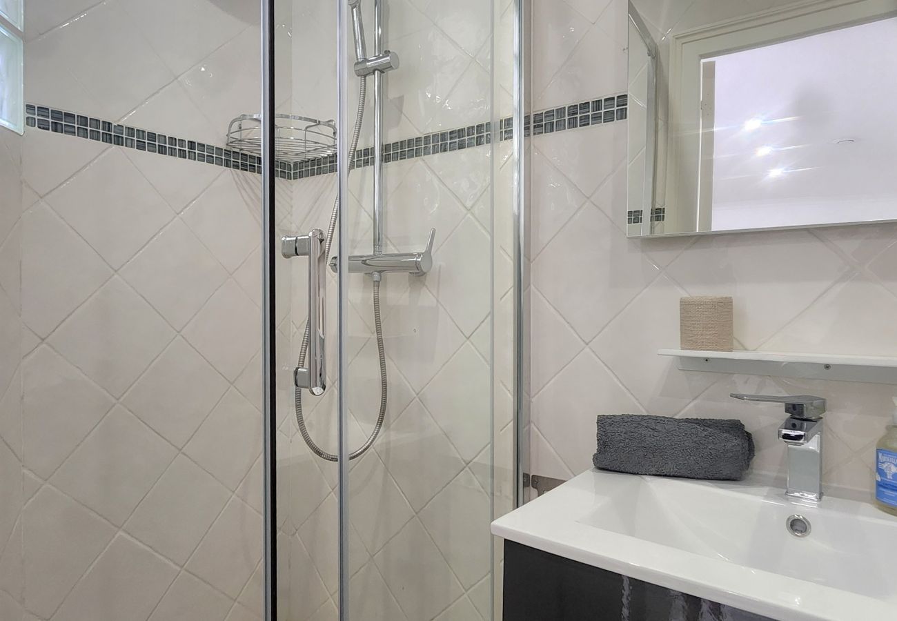 Studio in Cannes - Charming studio apartment in central Cannes - 700 metres from La Croisette