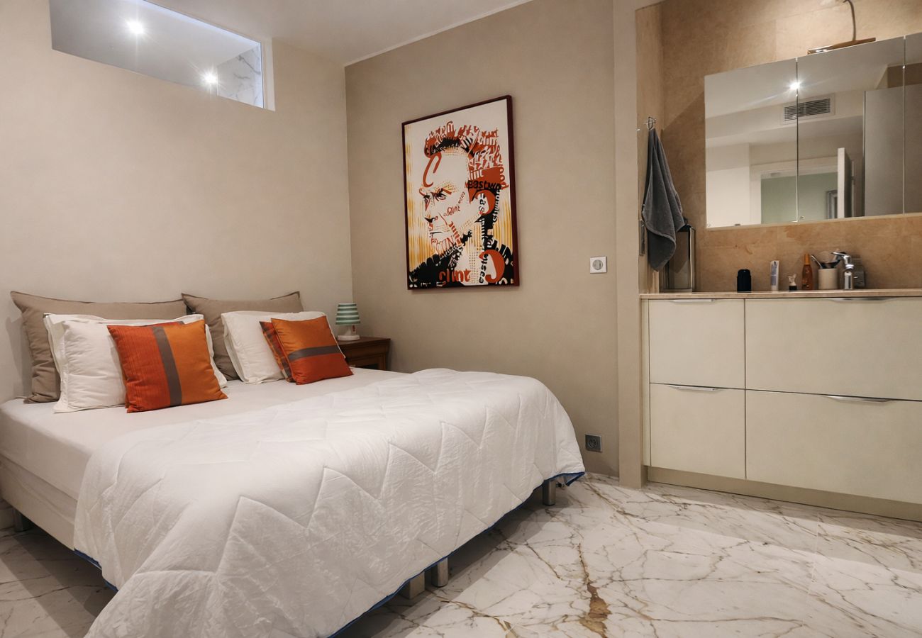 Apartment in Cannes - 3 rooms in the center of Cannes - 50m from the Croisette