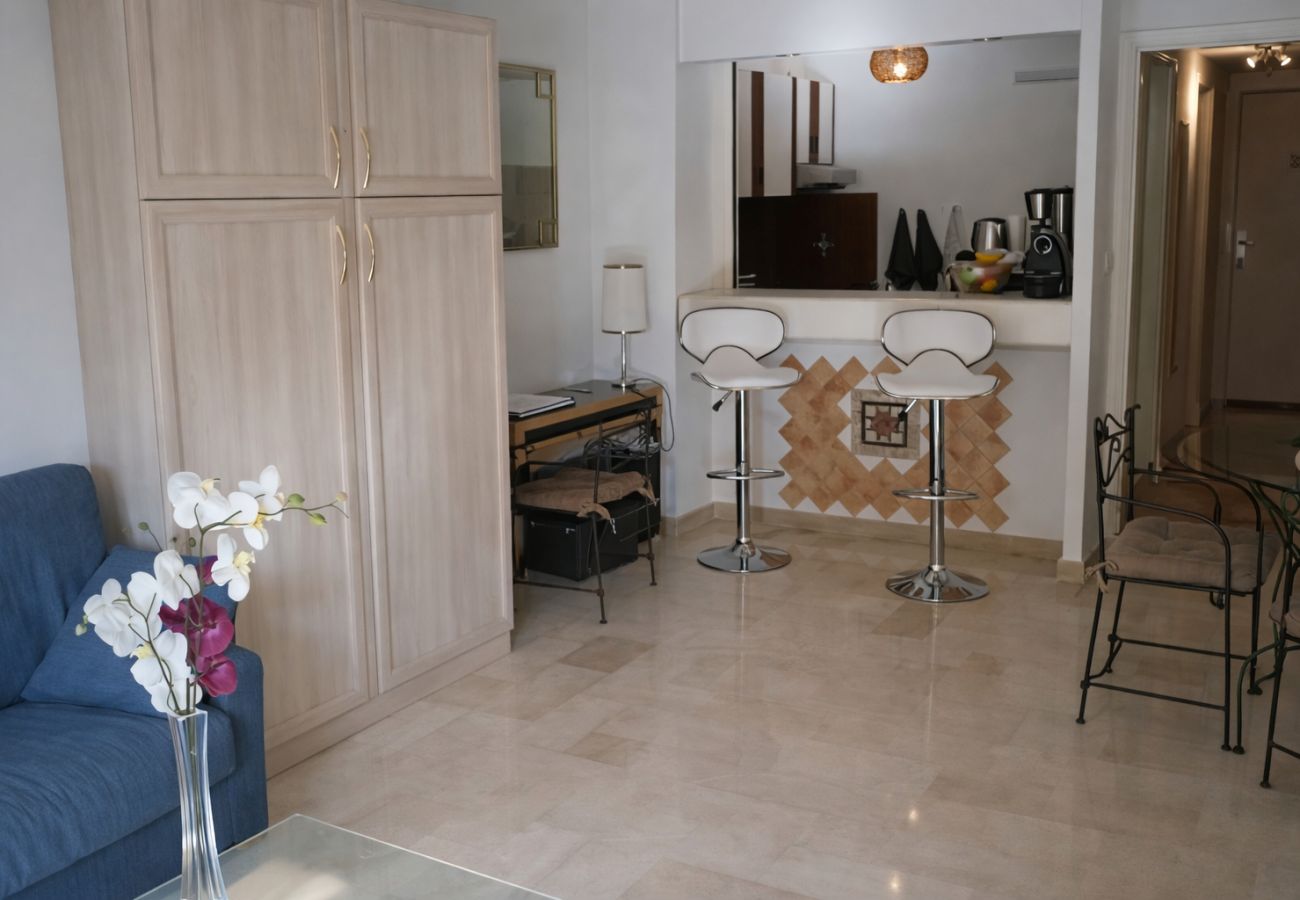 Studio in Cannes - Studio apartment in Gray d'Albion, central Cannes - 50 meters from La Croisette