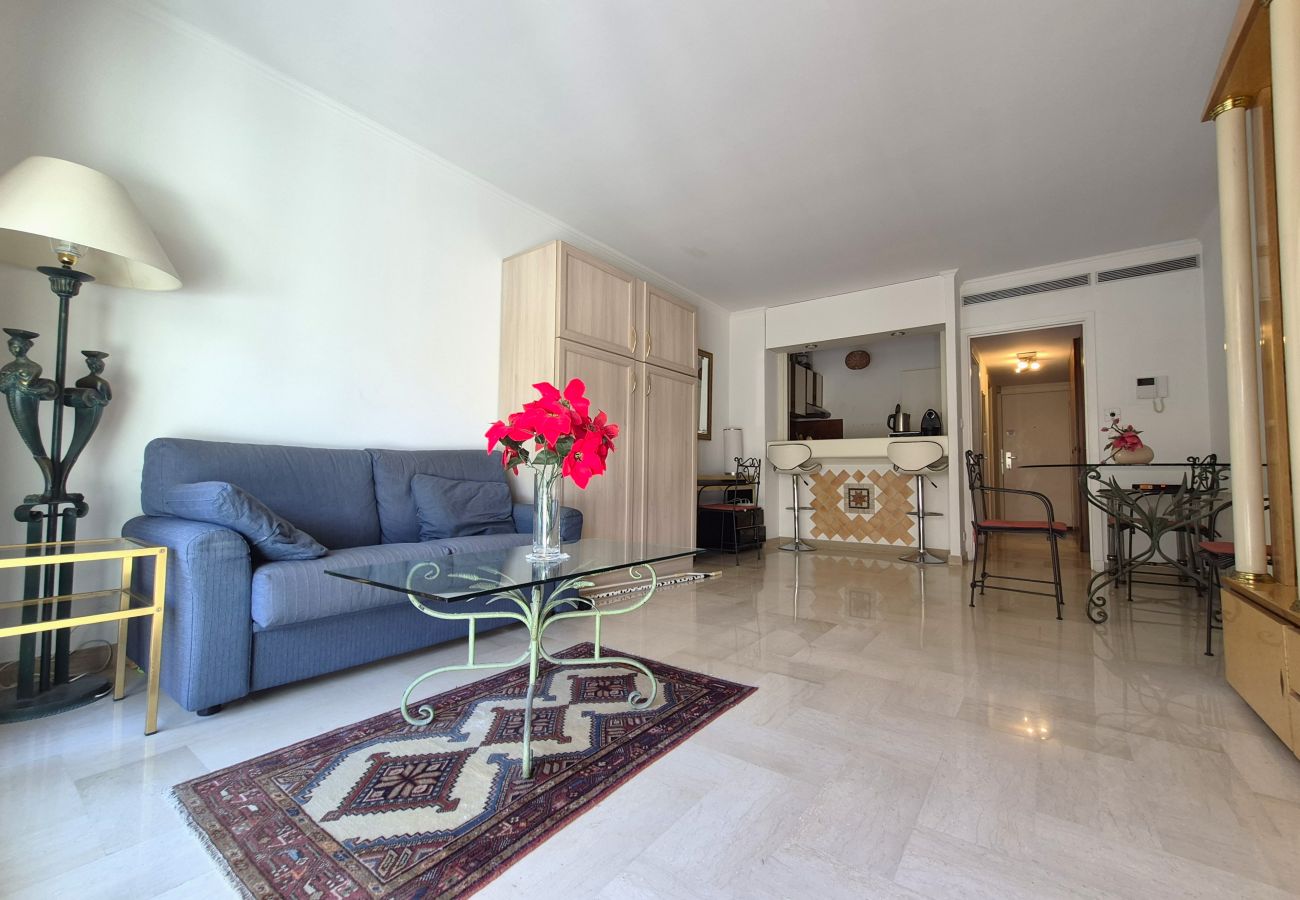 Studio in Cannes - Studio apartment in Gray d'Albion, central Cannes - 50 meters from La Croisette