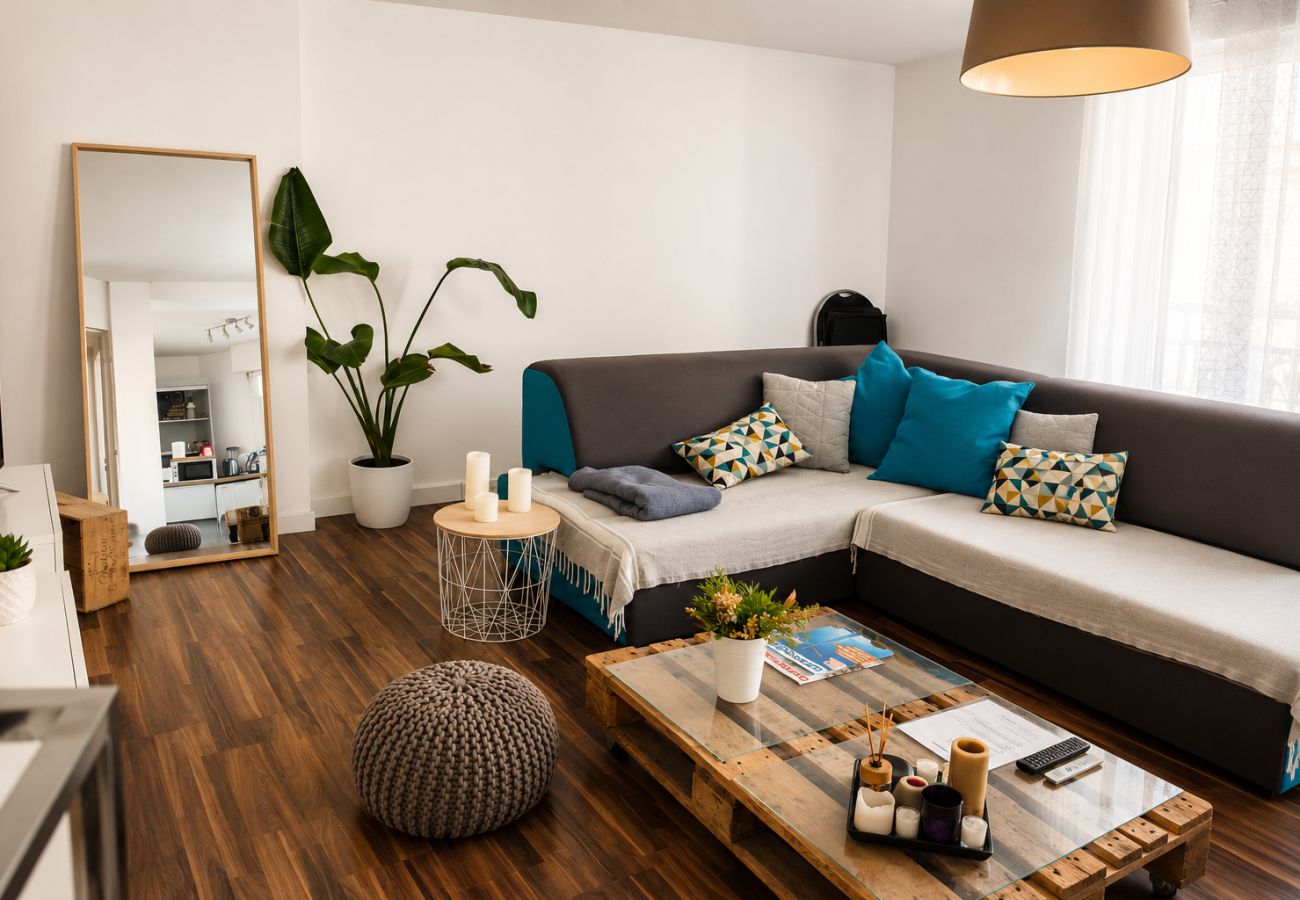 Apartment in Cannes - Beautiful 1-bedroom apartment in a quiet area near the center of Cannes—900 meters from La Croisette