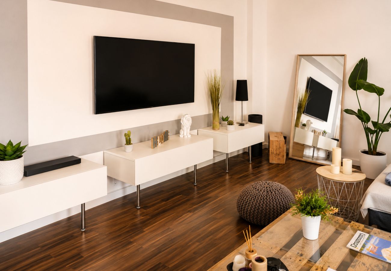 Apartment in Cannes - Beautiful 1-bedroom apartment in a quiet area near the center of Cannes—900 meters from La Croisette