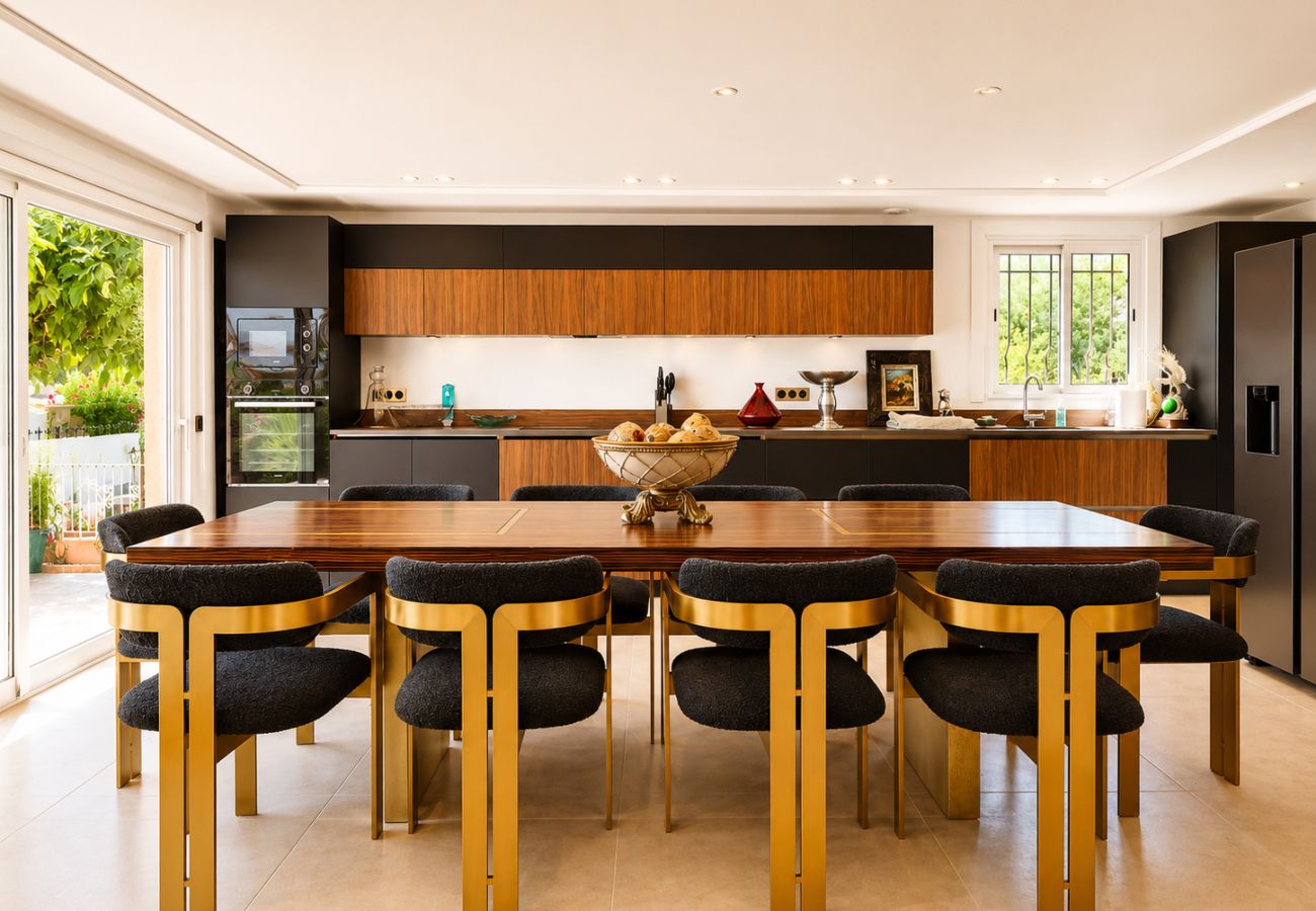 Villa in Mandelieu-la-Napoule - Luxurious 8-bedroom villa with air conditioning and a private pool in the hills