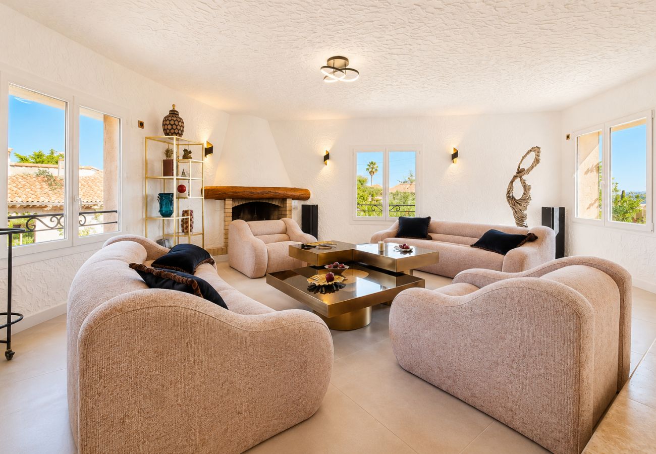 Villa in Mandelieu-la-Napoule - Luxurious 8-bedroom villa with air conditioning and a private pool in the hills
