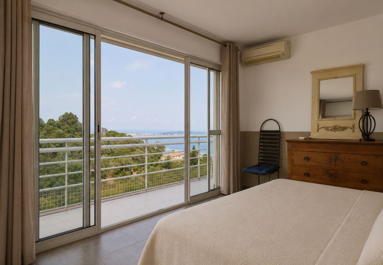 Villa in Vallauris - 6-Bedroom Villa with Panoramic sea Views and Pool - Super Cannes