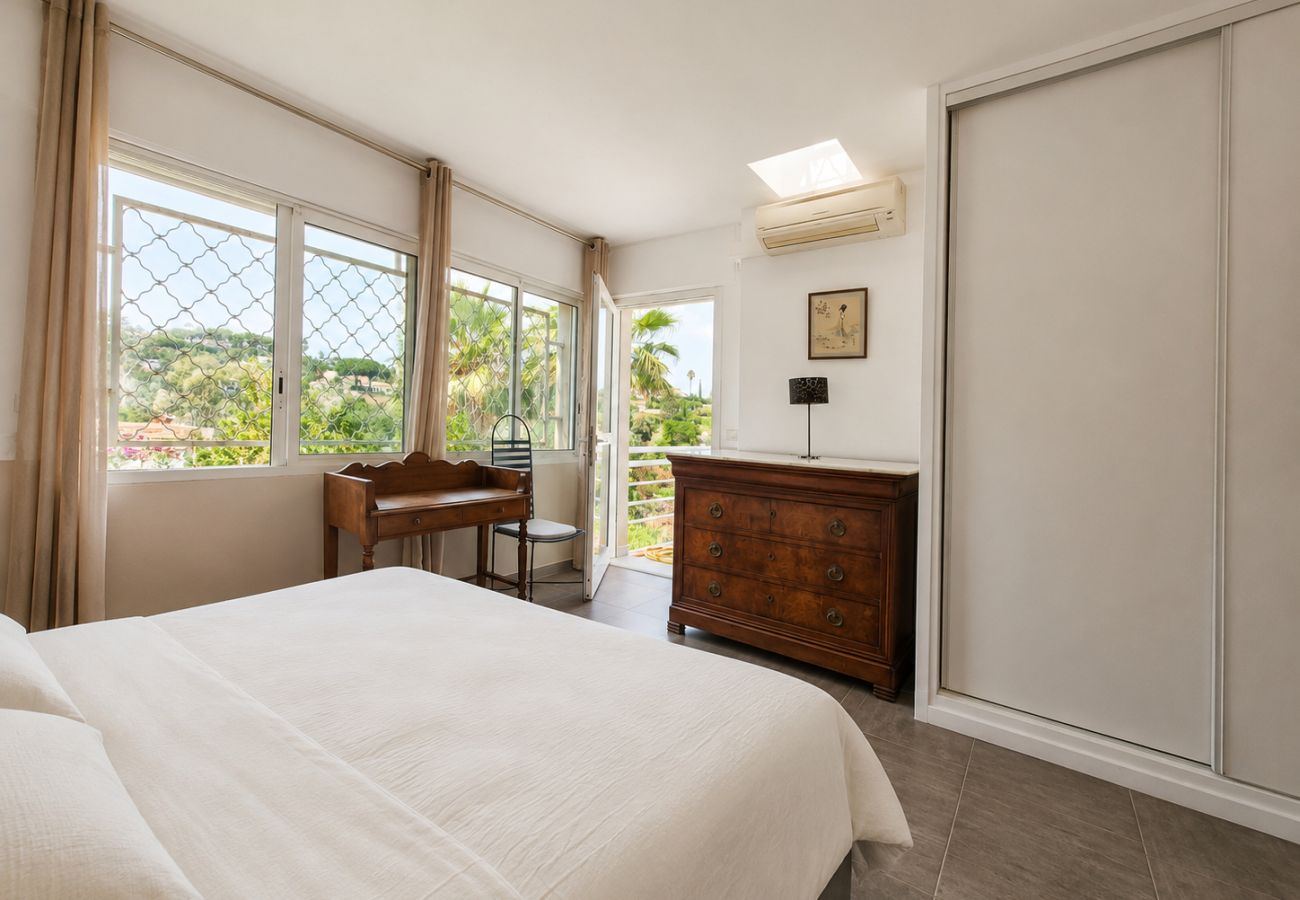 Villa in Vallauris - 6-Bedroom Villa with Panoramic sea Views and Pool - Super Cannes