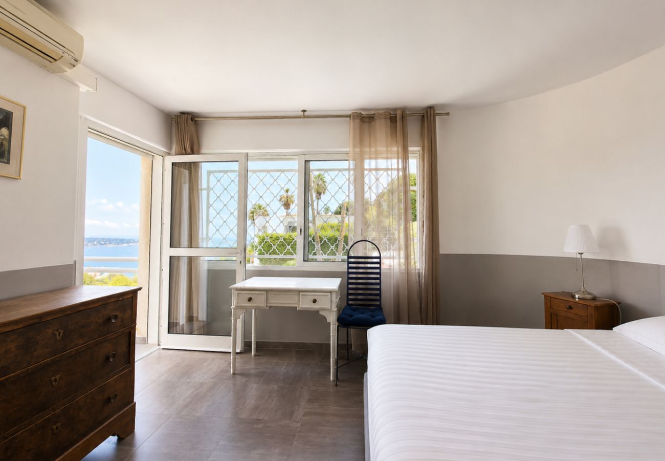 Villa in Vallauris - 6-Bedroom Villa with Panoramic sea Views and Pool - Super Cannes
