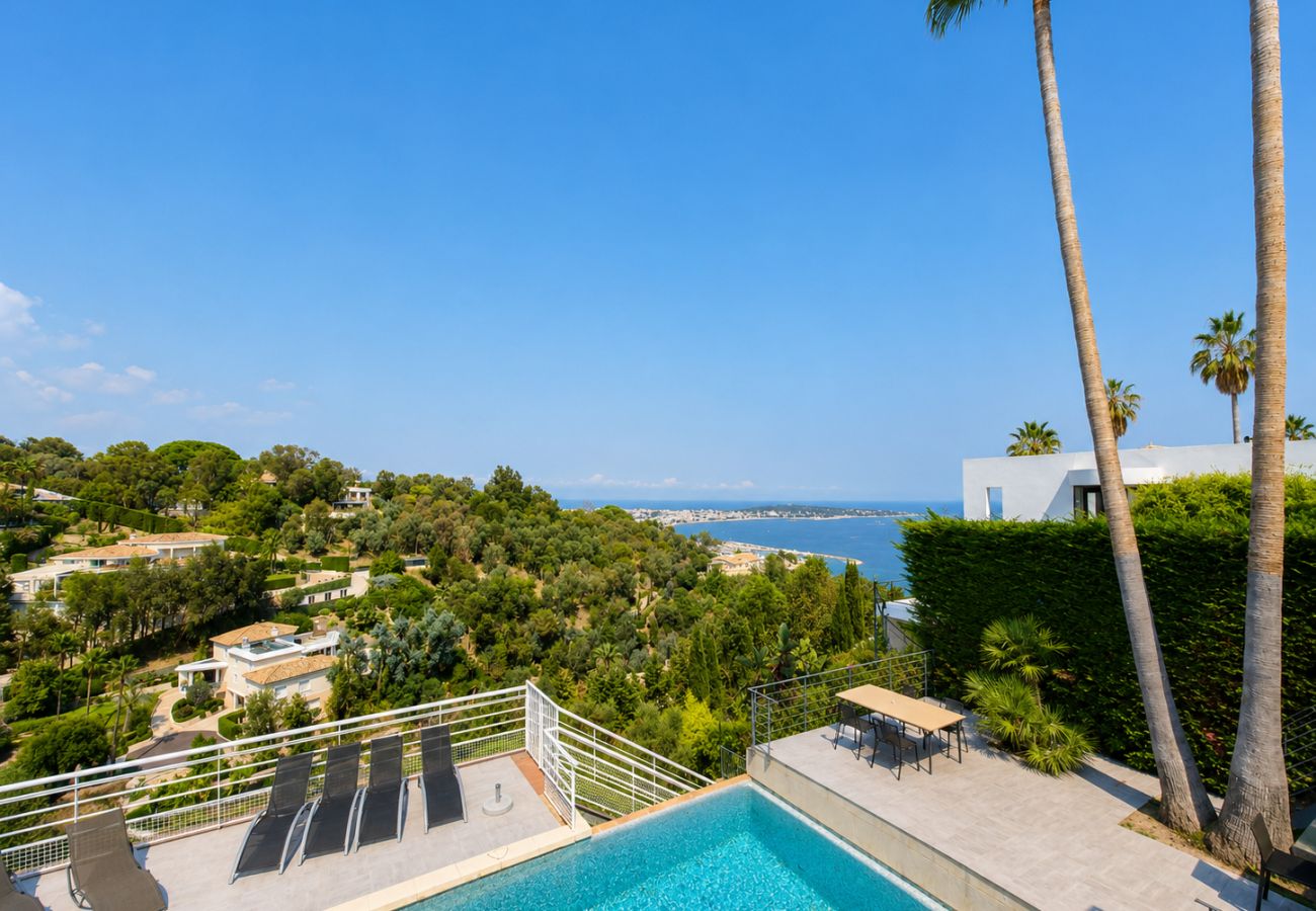 Villa in Vallauris - 6-Bedroom Villa with Panoramic sea Views and Pool - Super Cannes