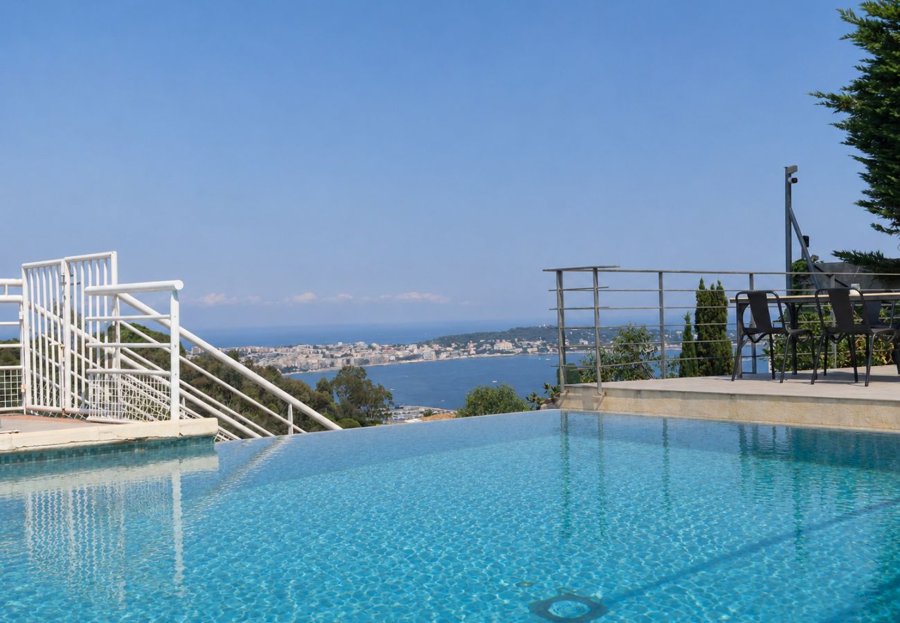 Villa in Vallauris - 6-Bedroom Villa with Panoramic sea Views and Pool - Super Cannes