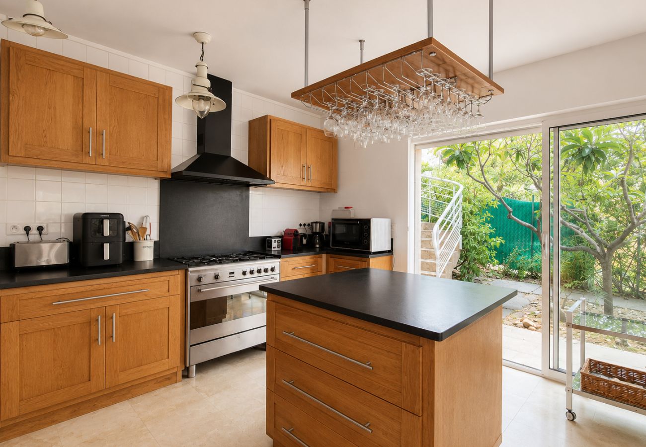 Villa in Vallauris - 6-Bedroom Villa with Panoramic sea Views and Pool - Super Cannes