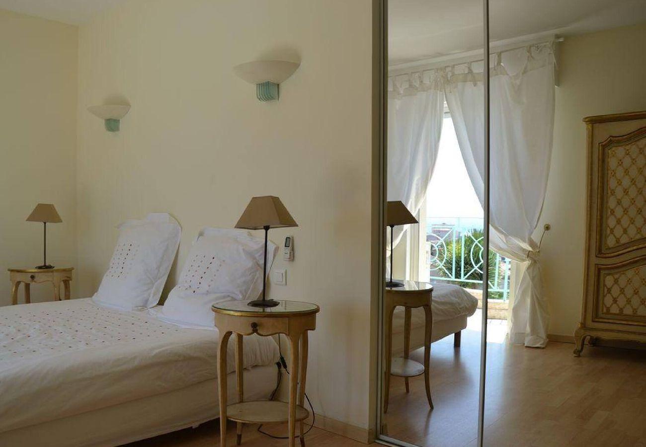 Maison à Vallauris - Villa 4 chambres vue mer et piscine privée 