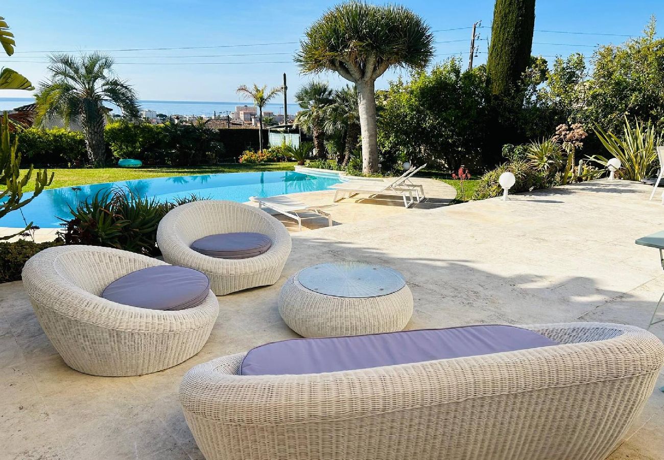 Maison à Vallauris - Villa 4 chambres vue mer et piscine privée 