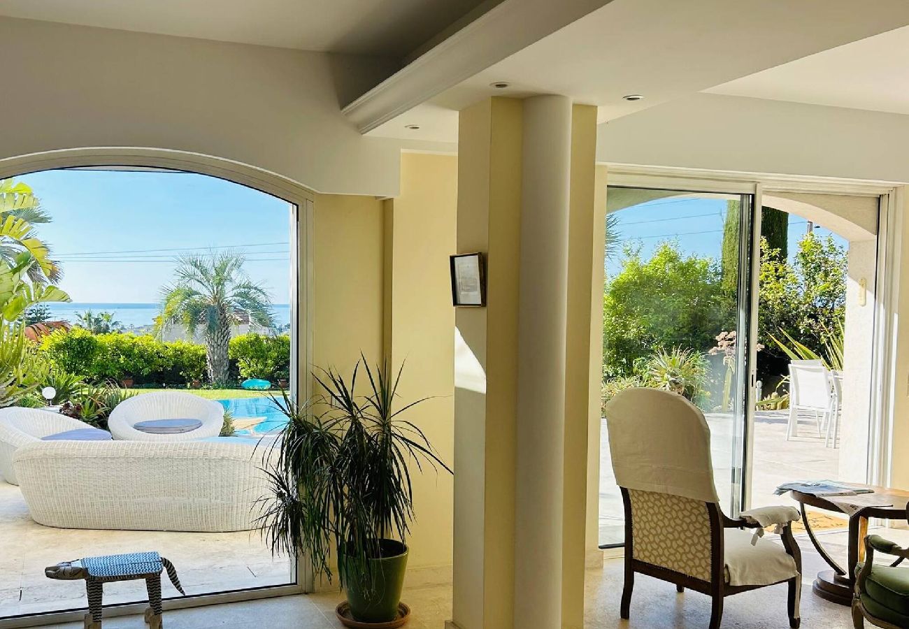 Maison à Vallauris - Villa 4 chambres vue mer et piscine privée 