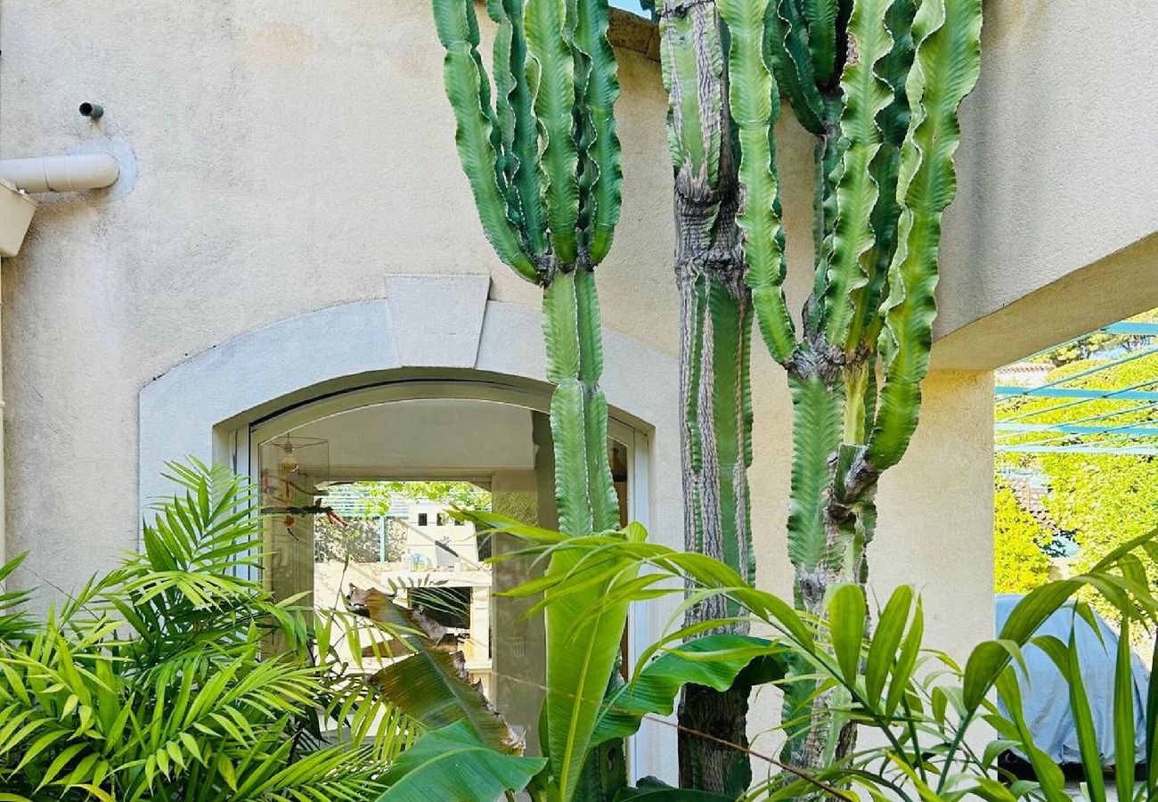 Maison à Vallauris - Villa 4 chambres vue mer et piscine privée 