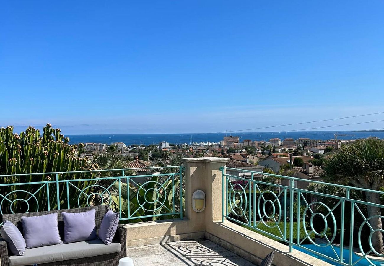 Maison à Vallauris - Villa 4 chambres vue mer et piscine privée 