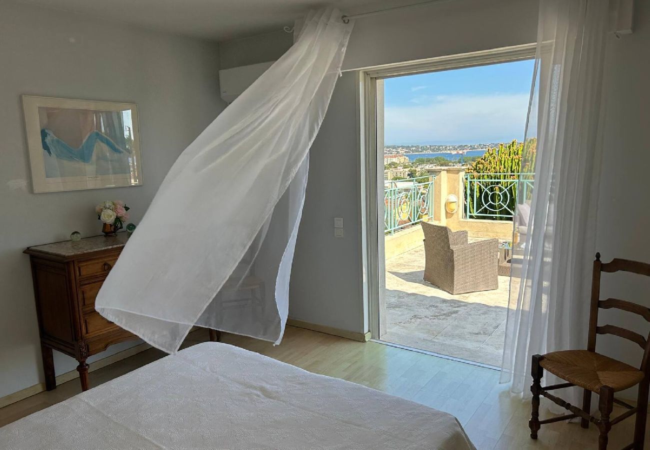 Maison à Vallauris - Villa 4 chambres vue mer et piscine privée 