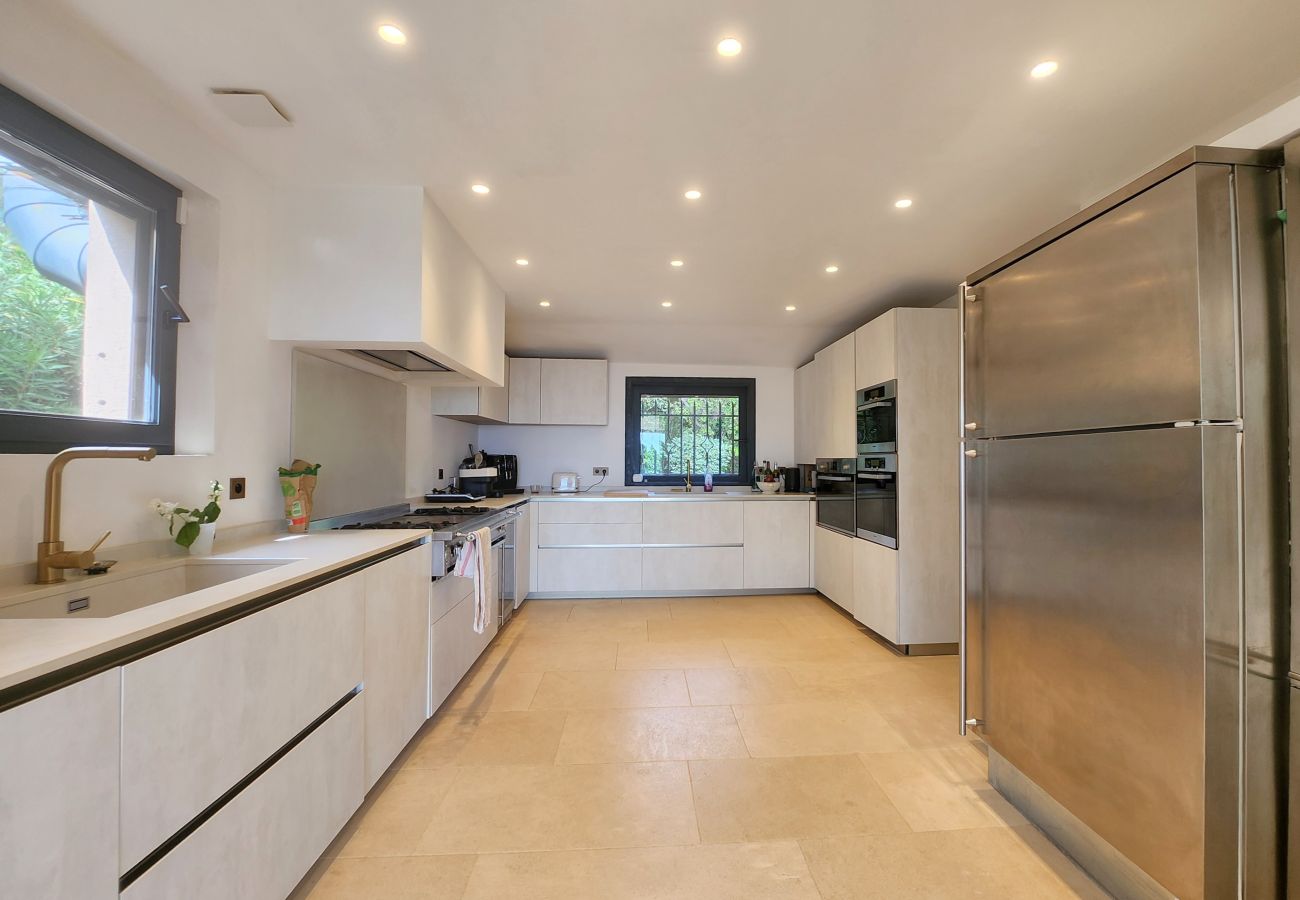 Villa à Mougins - Luxueuse villa 5ch 570m² Mougins - Piscine 