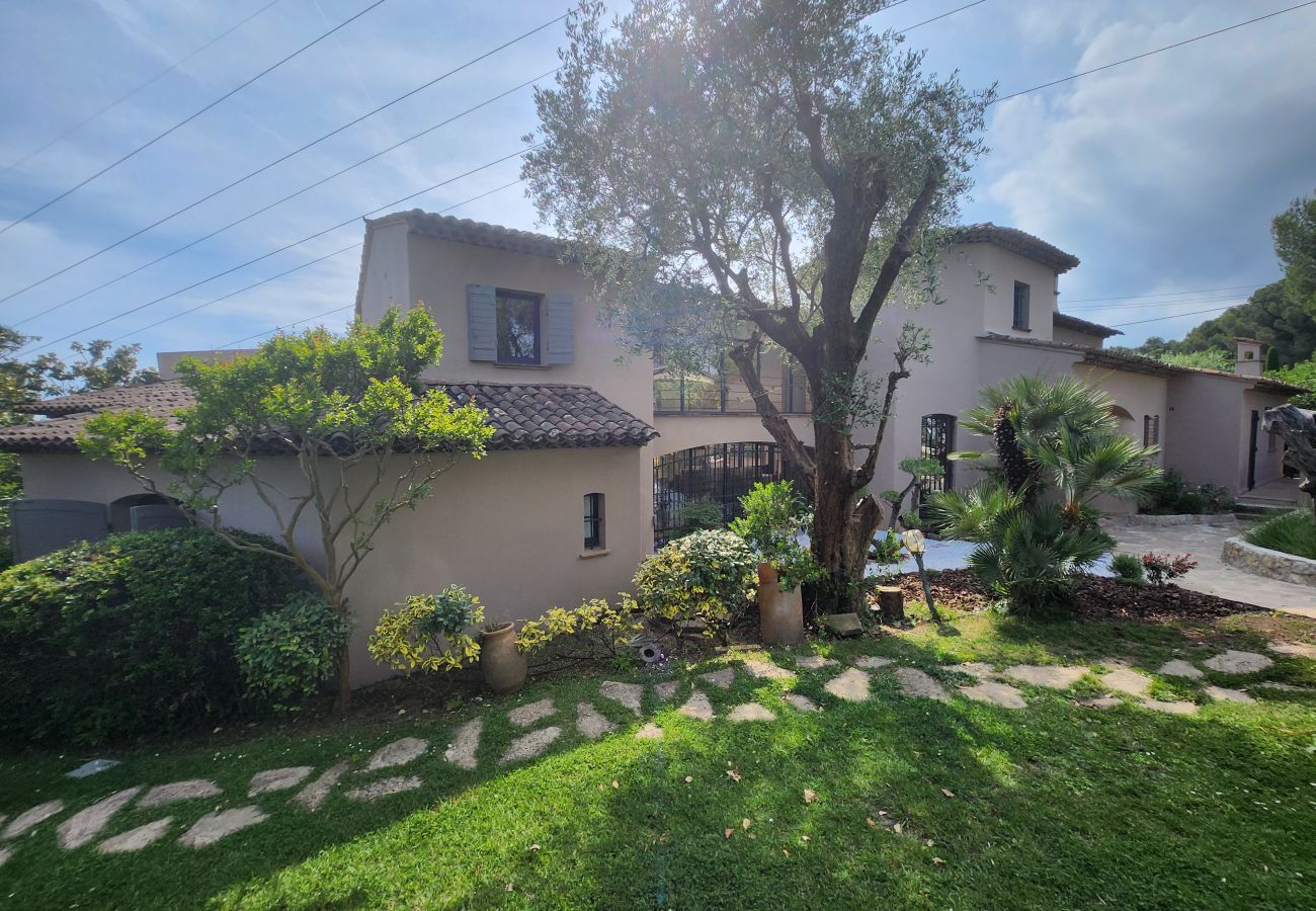 Villa à Mougins - Luxueuse villa 5ch 570m² Mougins - Piscine 