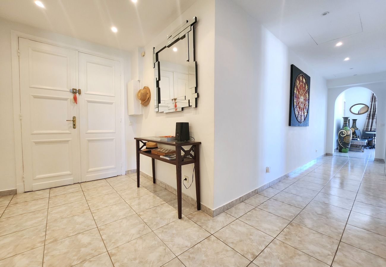 Appartement à Cannes - Appartement 2ch sur la Croisette - 50m de la plage