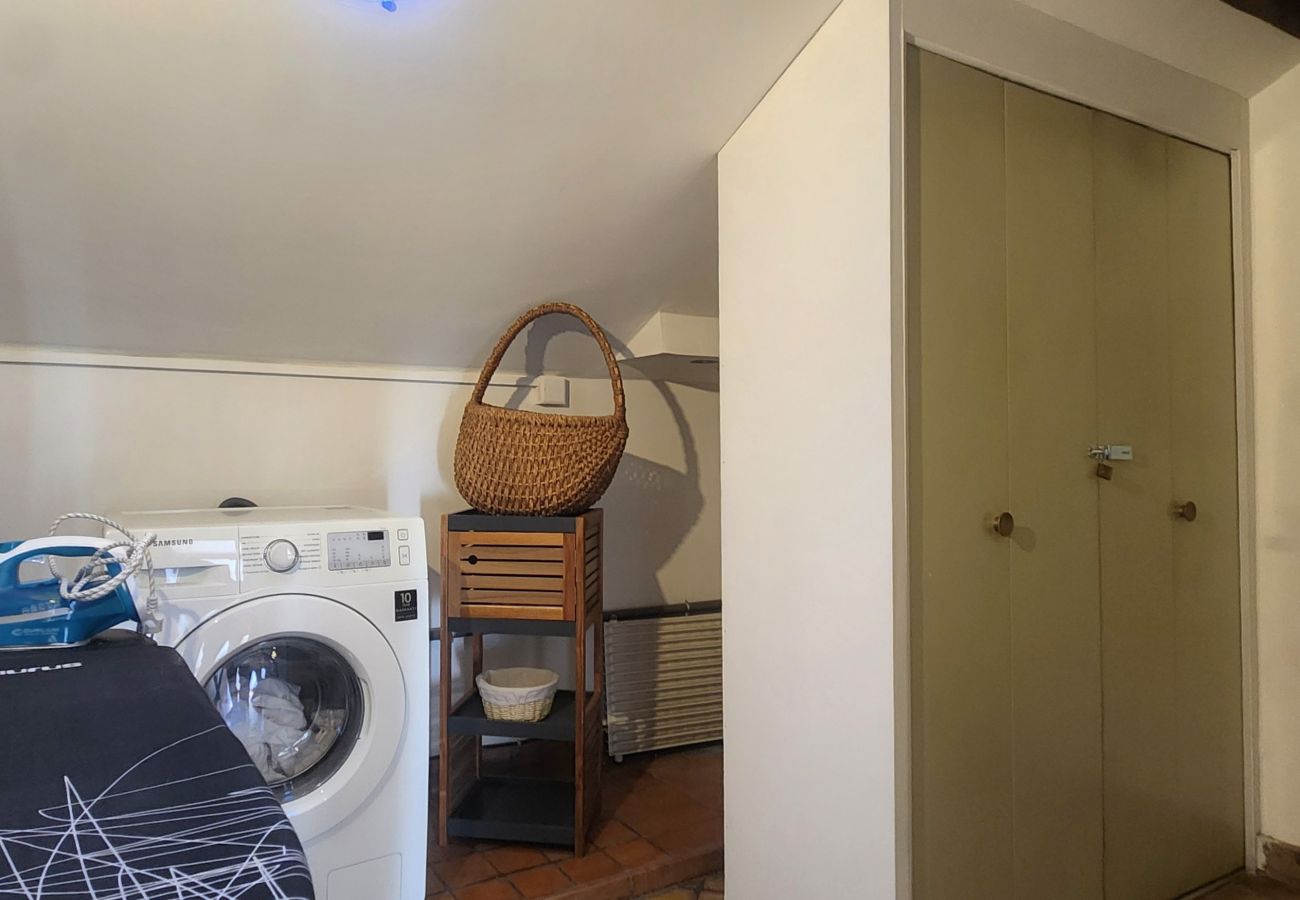 Appartement à Cannes - 2 chambres centre Cannes avec terrasse - 800m de la croisette