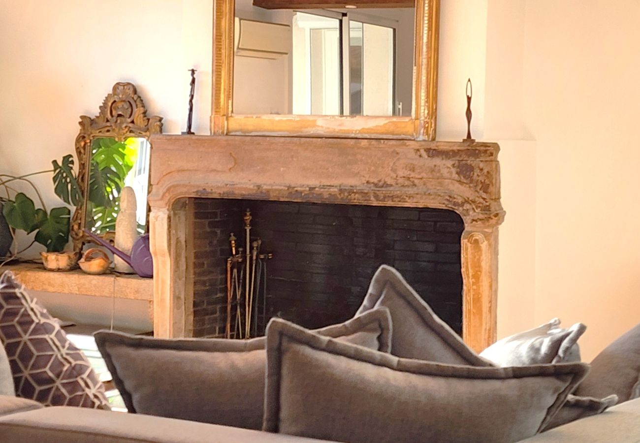 Appartement à Cannes - 2 chambres centre Cannes avec terrasse - 800m de la croisette