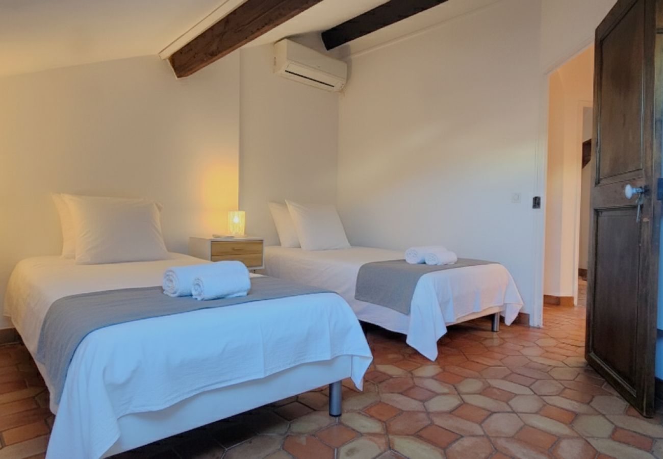 Appartement à Cannes - 2 chambres centre Cannes avec terrasse - 800m de la croisette