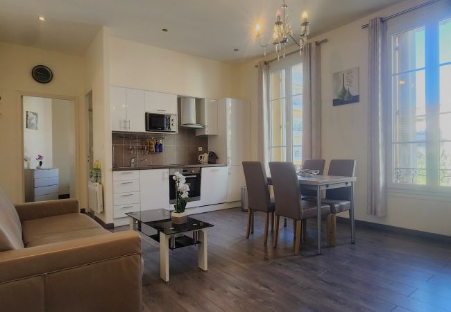 Appartement à Cannes - 3ch centre Cannes avec parking privée - 300m des plages 