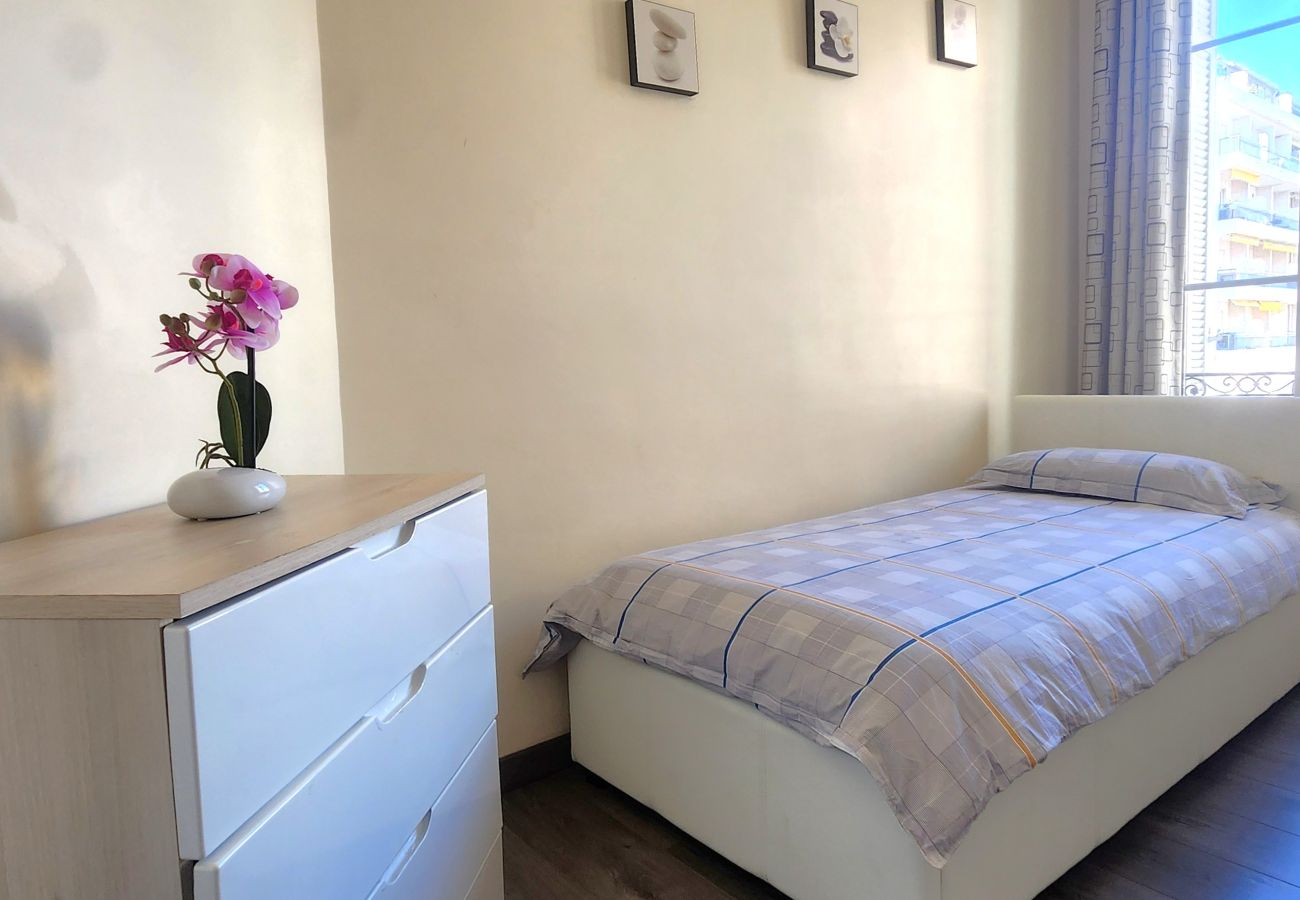 Appartement à Cannes - 3ch centre Cannes avec parking privée - 300m des plages 