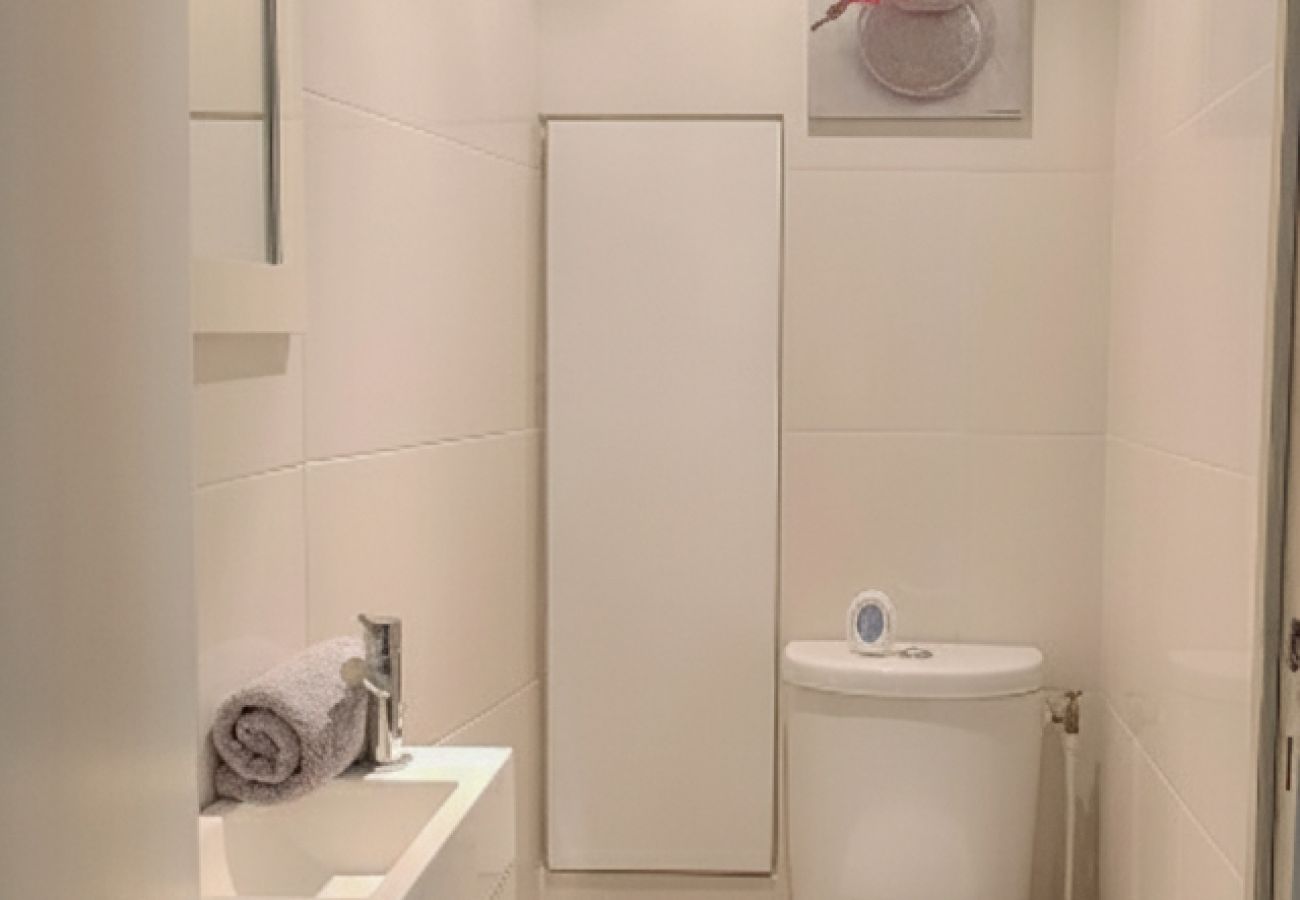 Appartement à Cannes - 3ch centre Cannes avec parking privée - 300m des plages 