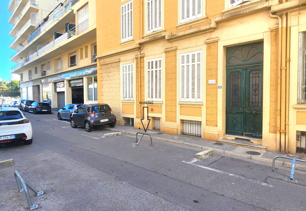 Appartement à Cannes - 3ch centre Cannes avec parking privée - 300m des plages 