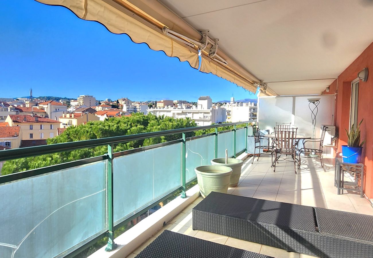 Appartement à Cannes - 2ch avec parking privée - 700m des plages