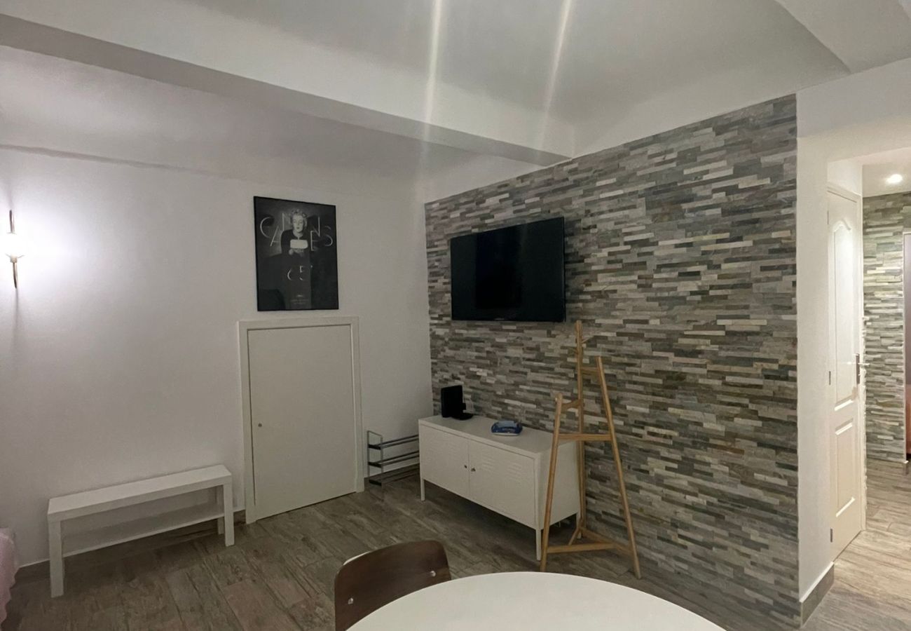 Appartement à Cannes - 2p centre Cannes - 200m des plages 