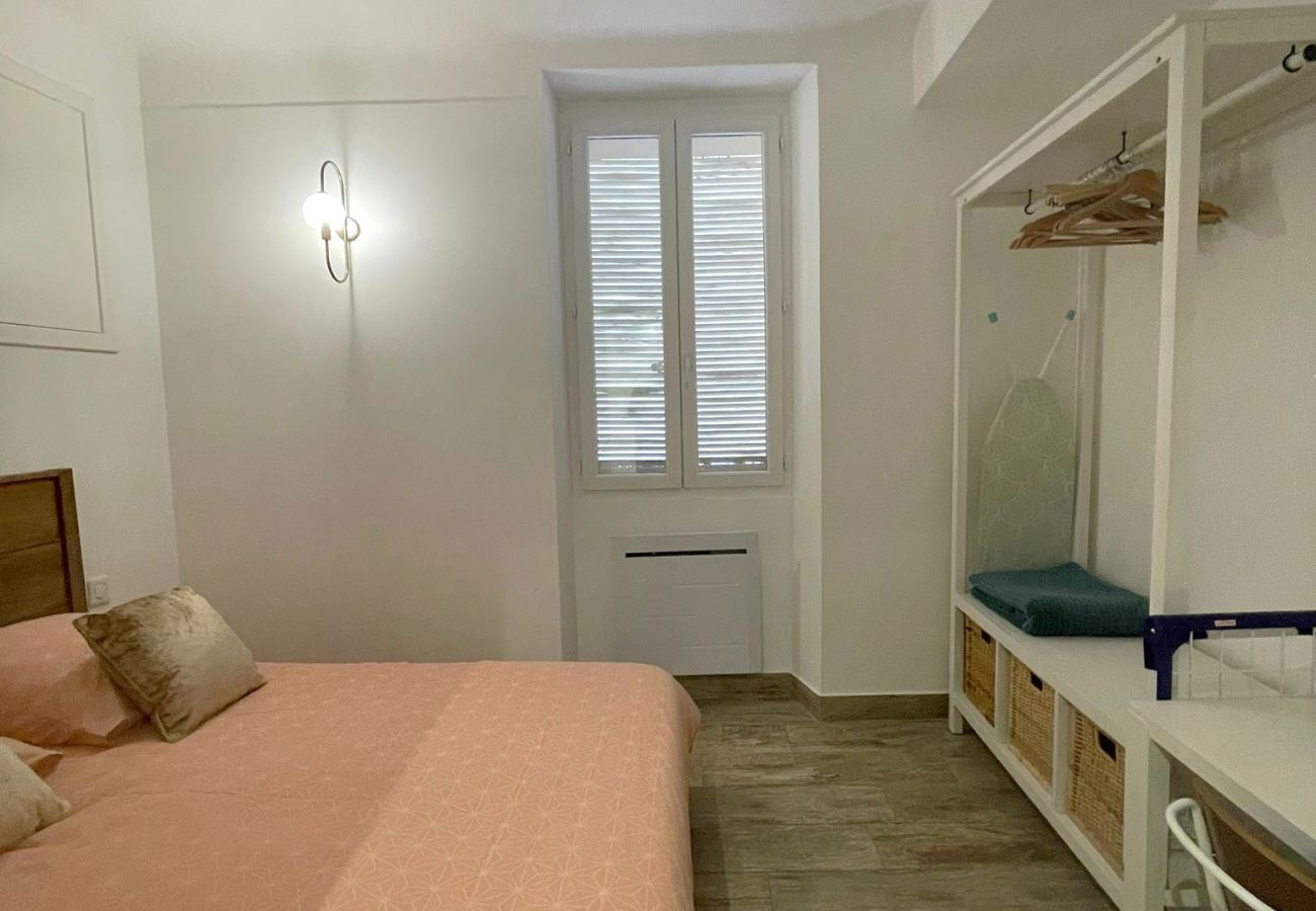 Appartement à Cannes - 2p centre Cannes - 200m des plages 