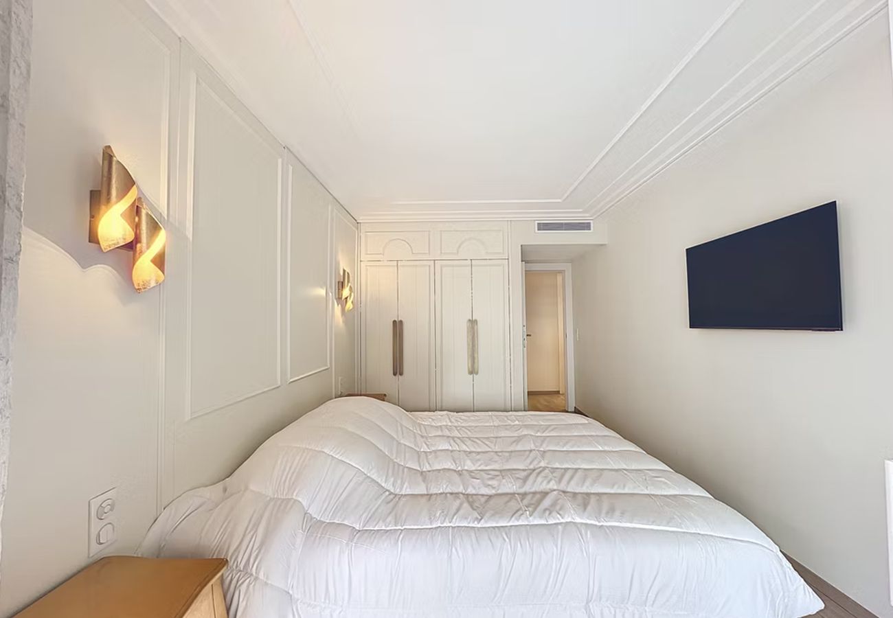 Appartement à Cannes - Luxueux 3p 140 m² avec terrasse 45m² vue mer - 100m de la croisette