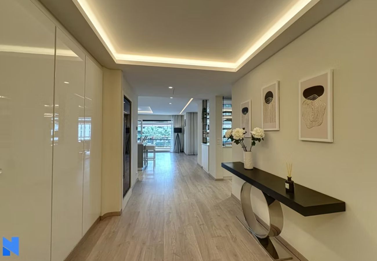 Appartement à Cannes - Luxueux 3p 140 m² avec terrasse 45m² vue mer - 100m de la croisette