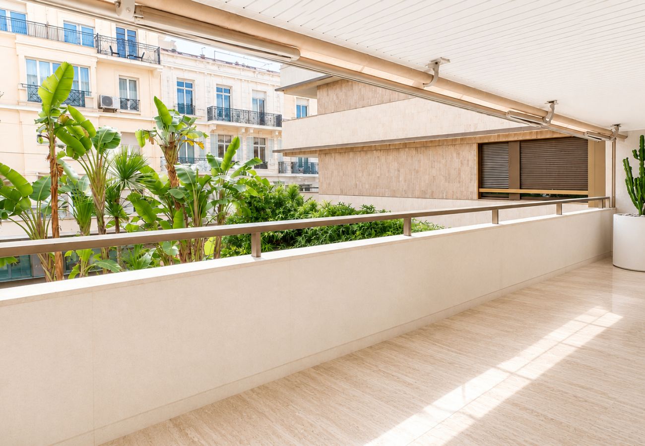 Appartement à Cannes - 3 pièces au centre de Cannes - 50m de la Croisette