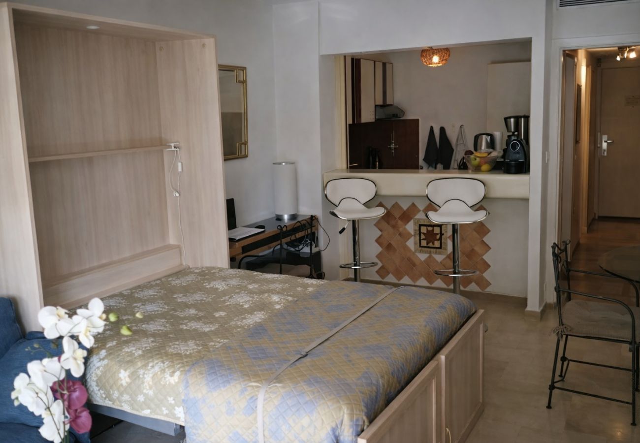 Studio à Cannes - Studio au Gray d'Albion centre Cannes - 50m de la croisette