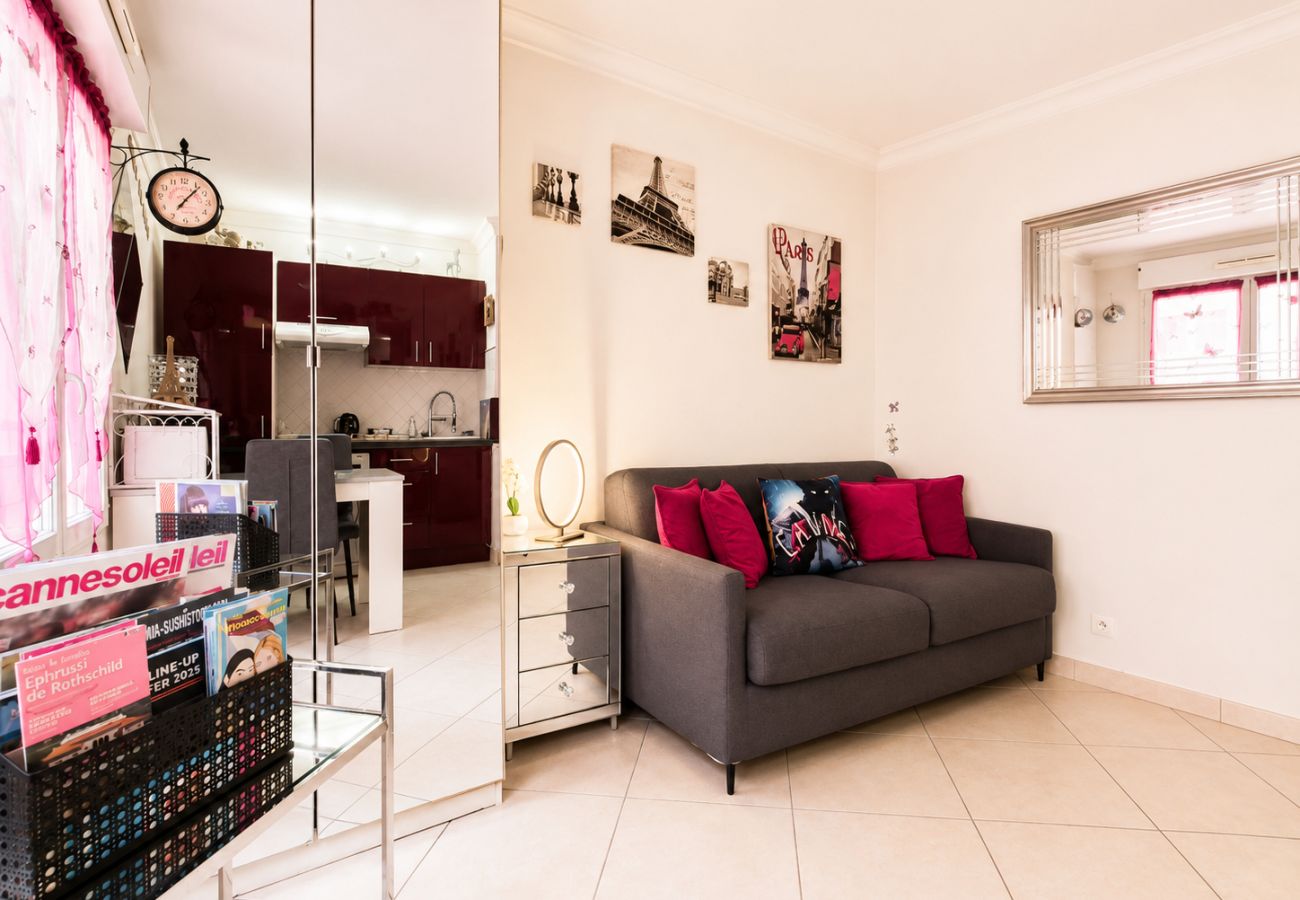 Studio à Cannes - Studio climatisé à 400m des plages - Centre ville