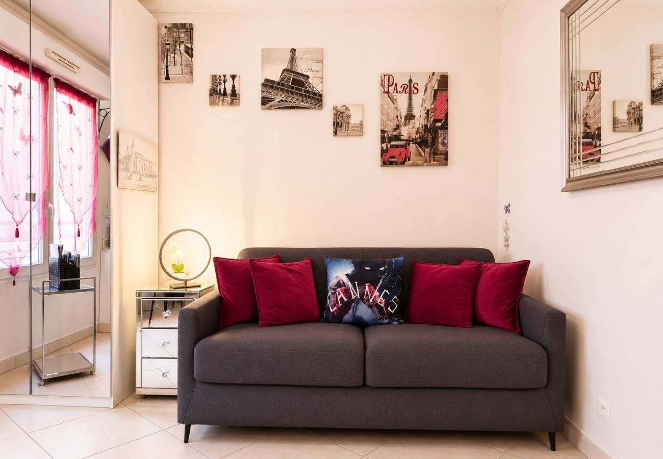 Studio à Cannes - Studio climatisé à 400m des plages - Centre ville