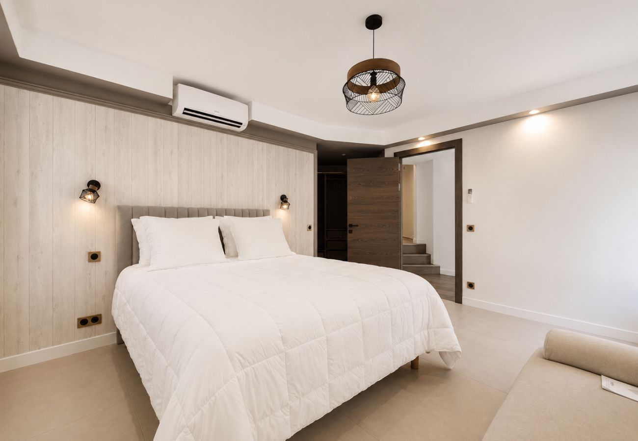Villa à Mandelieu-la-Napoule - Luxueuse villa 8 ch climatisées avec piscine privée sur les hauteurs